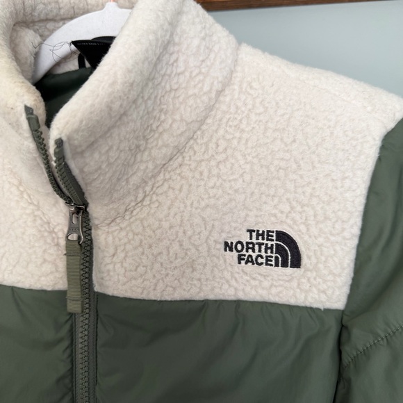 The North Face "Peak Insulated" Olive Green Puffer Cream Sherpa Jacket - Picture 10 of 17
